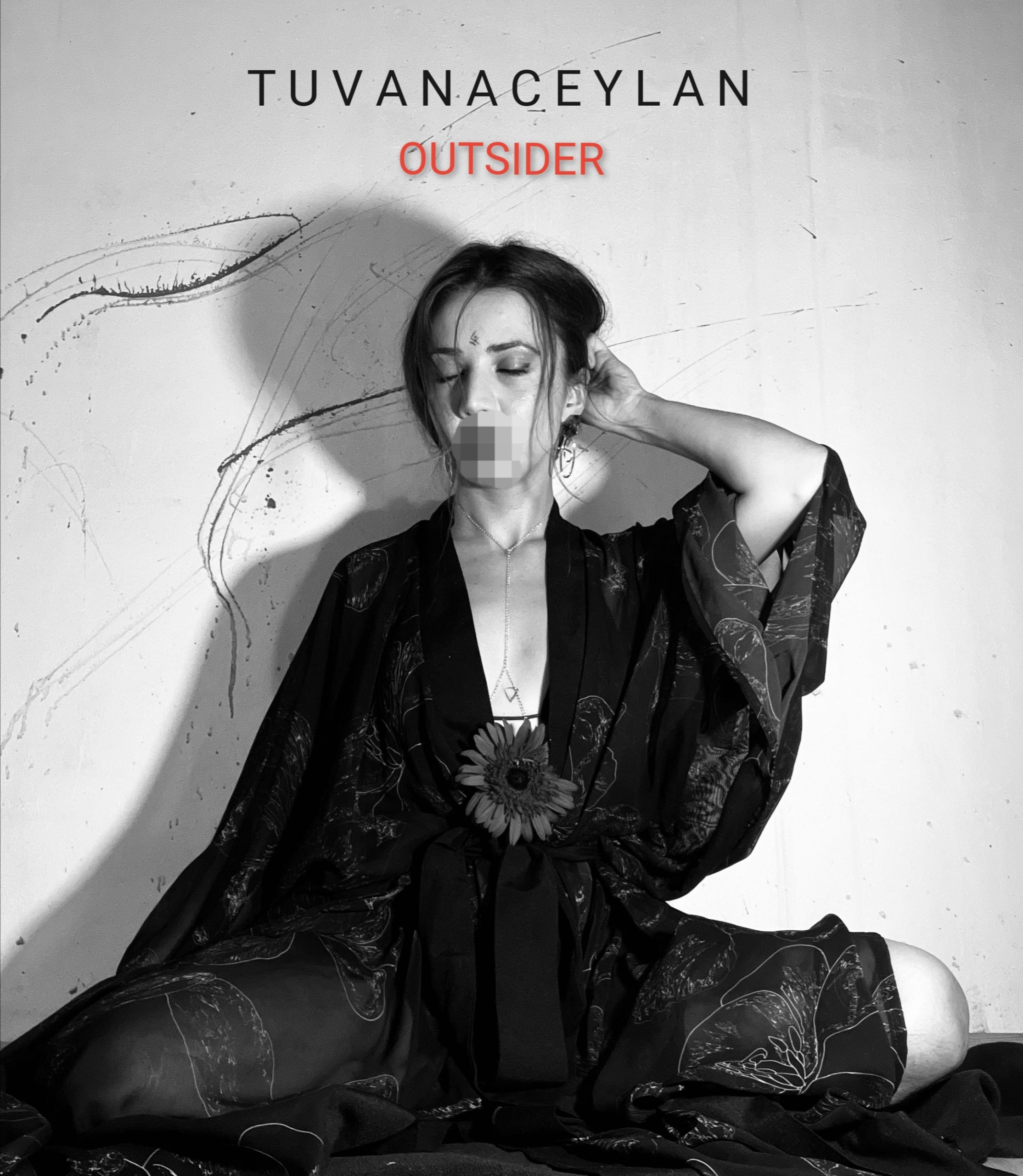 Tuvana Cetlan - Outsider